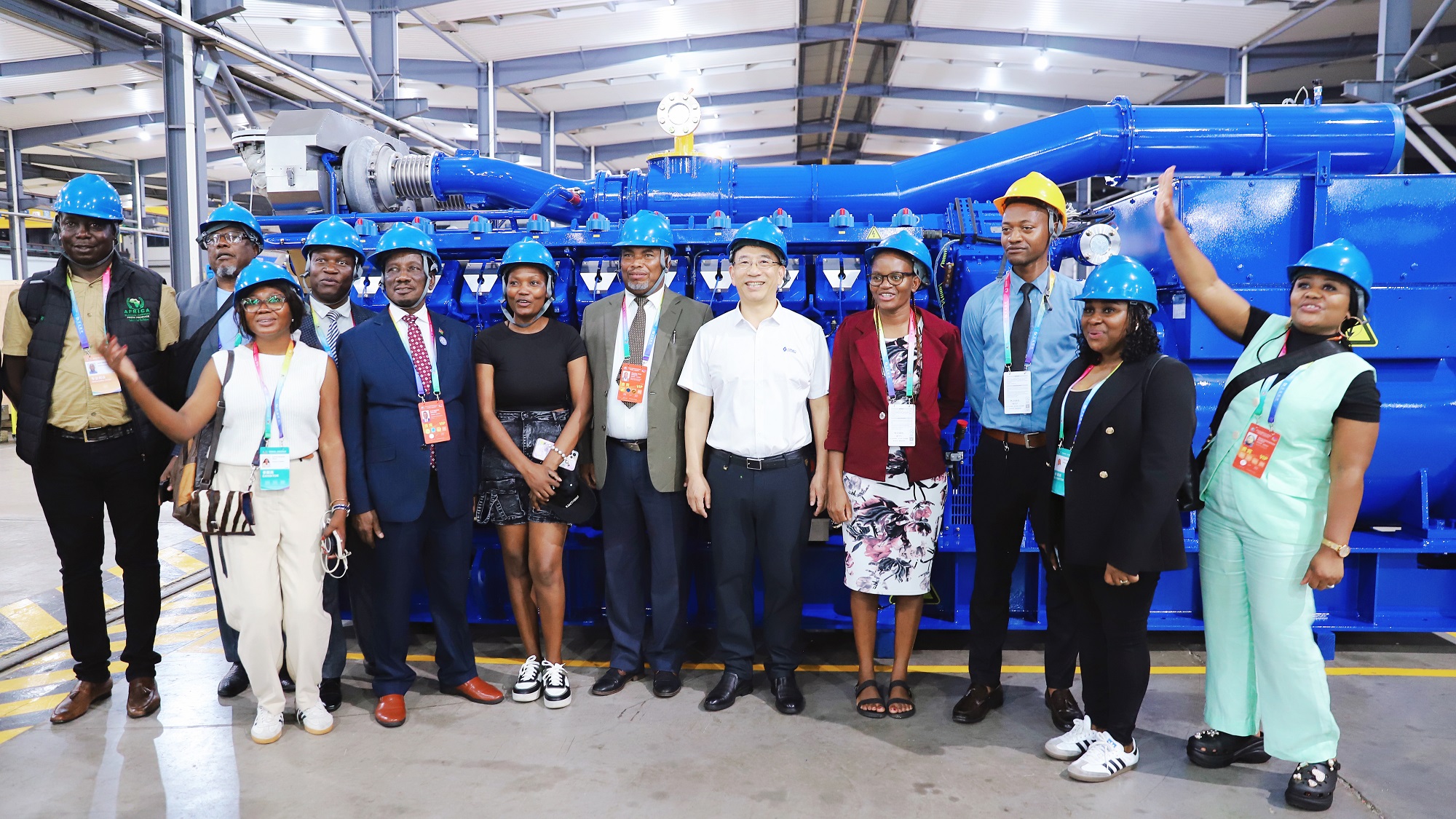 8. A delega&ccedil;&atilde;o da Nam&iacute;bia visita a instala&ccedil;&atilde;o de fabrica&ccedil;&atilde;o